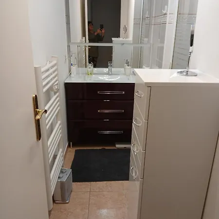 Location 2 Personnes Chez Angela Проживание в семье *