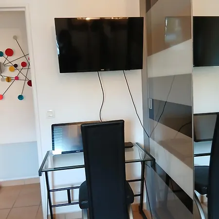 Проживание в семье Location 2 Personnes Chez Angela Канны